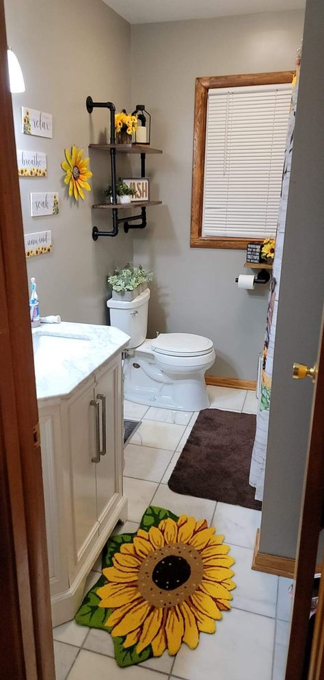 Sunflower Bathroom Decor Ideas, Sunflower Bathroom Decor, Sunflower Bathroom, Sunflower Home Decor, Huge Houses, Bath Makeover, Cool House, House Design Ideas, Bathroom Decor Ideas