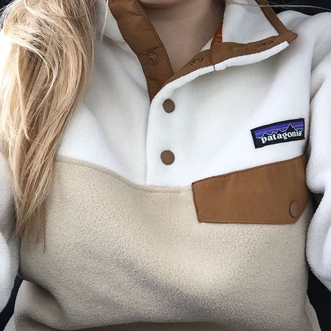 . Preppy Camping, Cozy Ootd, Preppy Fashion, Patagonia Pullover, Patagonia Sweater, Patagonia Fleece, Camping Outfits, Camping Ideas, High Society