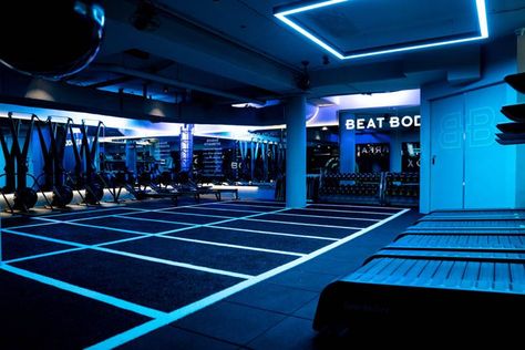 Now that gyms are back open, we're ready to tick off the boutique fitness studios that have been at the top of our wish lists. Read on for our top picks. Boutique Gym Design, Lunch Break Workout, Boutique Fitness Studio, Boutique Gym, Boutique Fitness, Dream Gym, Gym Design Interior, Fitness Studios, Gym Setup