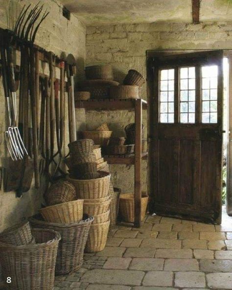 Rustic Mudroom, Potting Benches, Old Stone Houses, Casa Country, Ivy House, Inside Decor, Longwood Gardens, Clarence House, Potting Sheds