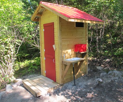 Outhouse Plans How To Build, Diy Outhouse Plans, How To Build An Outhouse, Diy Outhouse, Outhouse Ideas, Building An Outhouse, Outhouse Plans, Outhouse Bathroom, Old Sink