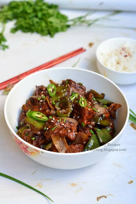 Chilli Fish, Spicy Chili Sauce, Dinner Party Appetizers, Indo Chinese Recipes, African Foods, Chinese Recipe, Fish Recipe, Dinner Party Recipes, Spicy Chili