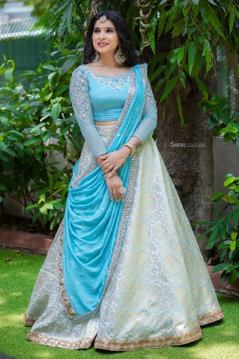 Shiny Lehenga, Turquoise Dress Outfit, Princess Cut Blouse Design, Dupatta Styling, Indian Dress Up, Simple Frock Design, Crop Top Lehenga, Wedding Wardrobe, Lehenga Saree Design