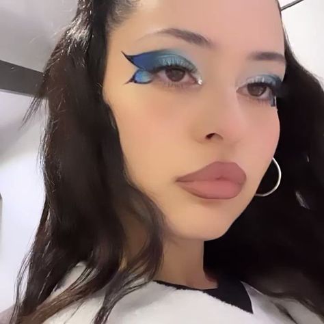 Maddy Perez Cheerleader, Cheerleading Makeup, Maddy Perez, Nose Makeup, Butterfly Makeup, Alexa Demie, Smink Inspiration, Fairy Makeup, Make Up Inspo