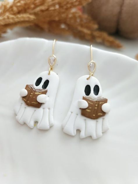 Ghost Arrings, Ghost Reading Earrings, Dangle Earrings, Book Lover Earrings, Polymer Clay Earrings, Halloween Earrings. - Etsy Clay Earrings Halloween, Lover Earrings, Ghost Reading, Earrings Halloween, Earrings Polymer Clay, Halloween Earrings, Air Bubbles, Earrings Dangle, Leave In