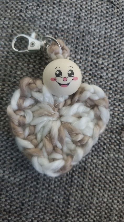 Random Acts of Crochet Kindness Australia | Hi! I'm new to this group | Facebook Crochet Keychain Ideas Gifts, Worm Crafts, Random Acts Of Crochet Kindness, Crochet Fidget, Crochet Kindness, Worry Worm, Worry Worms, Scrap Crafts, Heart Keychain