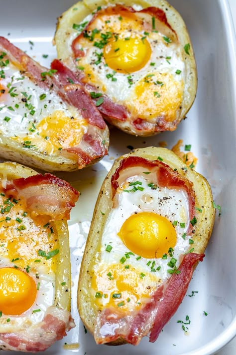 Double Baked Bacon + Egg Potatoes for Super Creative and Clean Breakfast Idea! | Clean Food Crush Baked Potatoes With Eggs, Breakfast Ideas With Potatoes, Ideas With Potatoes, Baked Potato Egg Boats, Potato’s And Eggs, Potato Egg Bacon Scramble, Bacon Eggs Potatoes Skillet, Potatoe Pancakes, Stuffed Potatoes