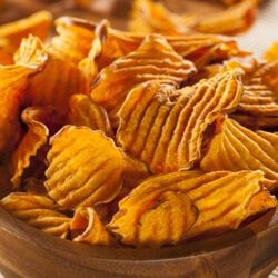 Butternut Squash Chips, Squash Chips, Thanksgiving Brunch, Healthy Version, Vegetarian Curry, Eating Alone, Sweet Potato Chips, Deep Frying, Protein Snacks