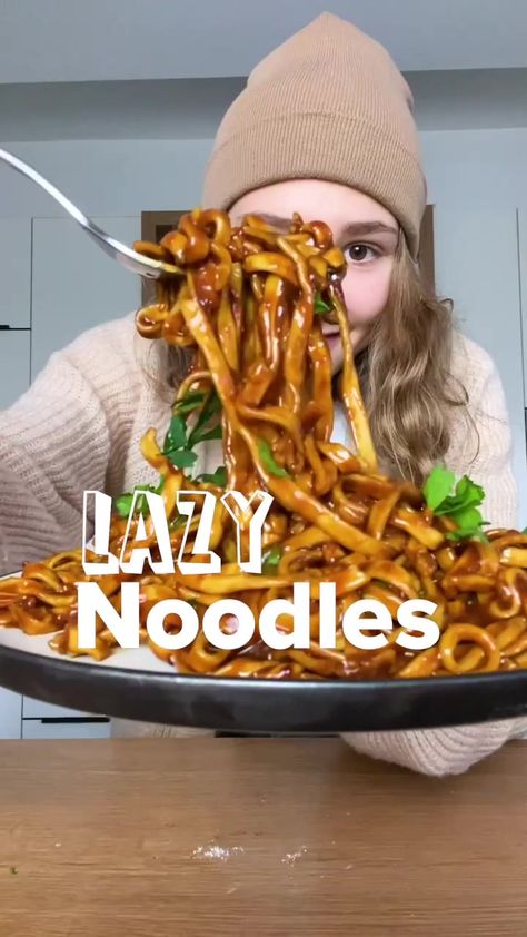 Lazy Noodles, Vegan Noodles Recipes, Lazy Vegan, Vegan Noodles, Starch Solution, Kane Brown, Tasty Vegetarian Recipes, Food Recepie, Food Videos Cooking