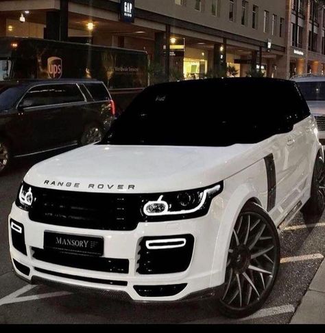 White Range Rover, Range Rover White, Dream Cars Range Rovers, Tmax Yamaha, Luxe Auto's, Range Rover Car, Luxury Cars Range Rover, White Range, Dream Cars Jeep