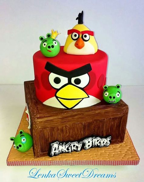 Angry birds cake Girl Cake Ideas, Angry Birds Birthday Cake, Angry Bird Cake, Angry Bird Birthday, Bird Birthday Party, Bird Birthday Parties, Birds Cake, Angry Birds Cake, Bird Cake