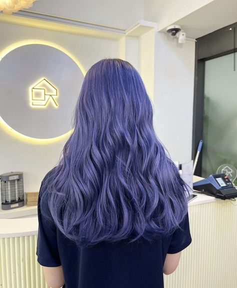 Aesthetic Hair Color, Dyed Hair Inspiration, Lavender Hair, Alternative Hair, Hair Color Blue, Retro Shoes, Hair Inspiration Color, Dream Hair, Makeup For Brown Eyes