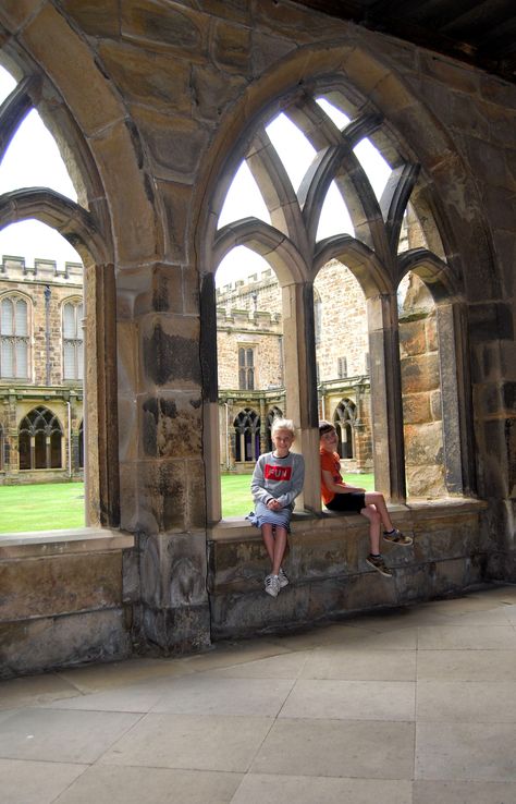 Harry Potter Hallway, Harry Potter Buildings, Hogwarts Hallway, Hogwarts Building, Scotland Harry Potter, Harry Potter Stuff, Harry Potter Locations, Harry Potter Travel, Durham Cathedral