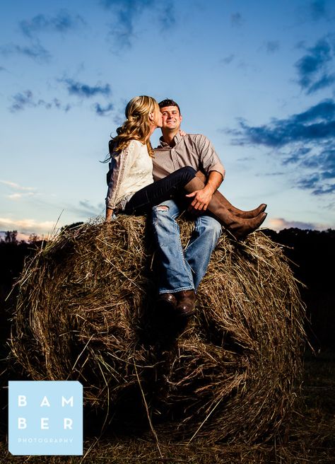 Rachel + Tyler | engaged » Bamber Photography | Husband. Wife. Creating Art. Together Country Couple Photos, My Love Photo, Country Wedding Pictures, Shooting Couple, Country Couples, Wedding Engagement Pictures, Country Engagement, Wedding Engagement Photos, Photo Couple