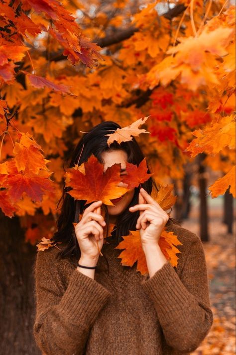 Autumn Photography Portrait, Japan Autumn, Fall Photo Shoot Outfits, Autumn Photos, Fall Shoot, Fall Portraits, Fall Senior Pictures, Autumn Magic, Fall Photoshoot