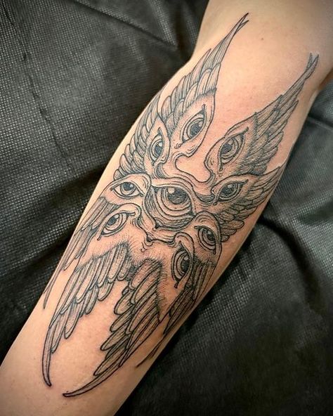 Seraph Tattoo Angel, Creepy Sun And Moon Tattoo, Tattoo Back Man, Weight Of The World Tattoo, Seraph Tattoo, Seraphim Tattoo Design, Success Tattoo, Seraphim Angel Tattoo, Seraphim Tattoo