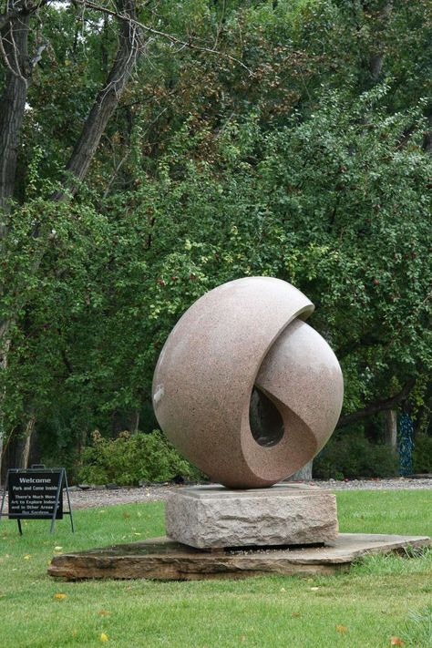 Granite Sculpture, Round Sculpture, Stone Sculpture Art, Engineering Office, Mobius Ring, Outdoor Garden Statues, Plaster Sculpture, Concrete Art, Outdoor Sculpture