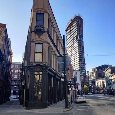 Vancouver, J. W. Horne Block y Woodward Building . #vancouver #architecture #buildings #cities Vancouver City Photography, Vancouver Heritage House, Vancouver Architecture, Davie Village Vancouver, Granville Island Vancouver, Granville Street Vancouver, Shahrukh Khan, Vancouver, Architecture