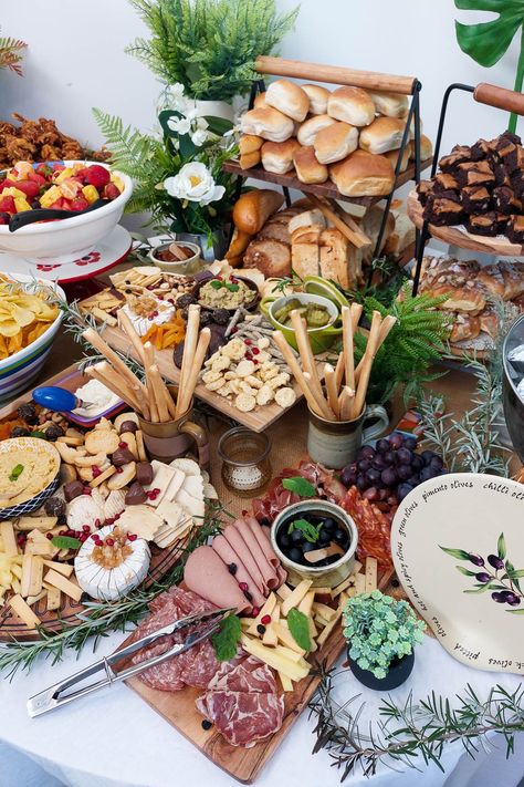 Grazing Table Grocery List, Grazing Table Ideas Wedding Reception, Christmas Grazing Table, Grazing Table Ideas, Table Ideas Wedding, Wedding Food Ideas, Spit Roast, Water Crackers, Cheese Course