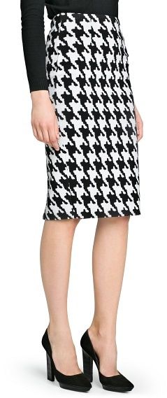 Black and White Houndstooth Pencil Skirt by Mango. Buy for $29 from Mango Houndstooth Skirt Outfit, Houndstooth Outfit, Houndstooth Fashion, Mango Clothing, White Pencil Skirt, Houndstooth Pencil Skirt, Ebony And Ivory, Office Suits, Pencil Skirt Outfits