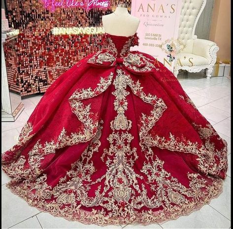 Burgundy Quince Dresses, Red And Gold Quinceanera Dresses, Mexico Outfit Ideas, Red Quince Dress, Red And Gold Quince, Red Quinceanera Ideas, Quinceanera Red, Vestido Charro, Quinceanera Dresses Red