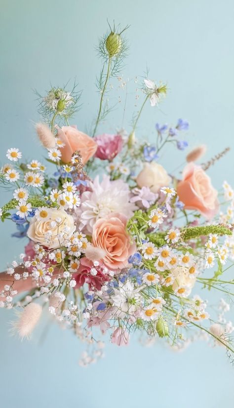 Wildflower Wedding Theme, Prom Flowers, Wedding 2024, Garden Party Wedding, Pastel Wedding, Wildflower Wedding, Arte Floral, Flower Bouquet Wedding, Love Flowers