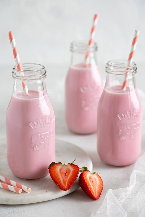 Homemade Strawberry Milk, Cranberry Orange Cookies, Strawberry Drinks, Strawberry Birthday, 3 Ingredient Recipes, Strawberry Syrup, Homemade Tacos, Peanut Butter Fudge, Strawberry Smoothie