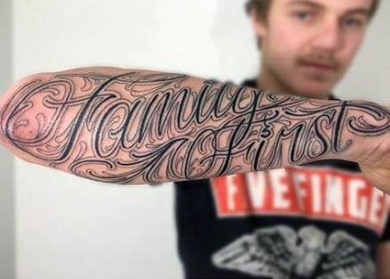 Arm Cover Up Tattoos, Calligraphy Tattoo Fonts, Tattoo Name Fonts, Family First Tattoo, Family Quotes Tattoos, Family Tattoos For Men, Samoan Tattoos, Lettering Tattoos, Names Tattoos For Men