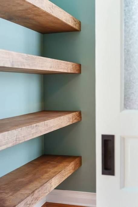 Wood Shelves Living Room, Floating Shelf Hardware, Oak Wall Shelves, Workspace Ideas, Metal Floating Shelves, Rustic Wood Floating Shelves, Diy Wood Shelves, Shelves Kitchen, Deco Studio