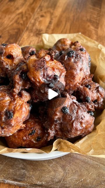 Kiley O'Donnell on Instagram: "LEMON BLUEBERRY SOURDOUGH FRITTERS

Soft, fluffy, bursting with blueberries, and coated in a perfectly tart lemon glaze ✨ Recipe below OR comment ‘FRITTERS’ to get the recipe sent to you 🤎

#Recipe Details (makes 16-20):
Ingredients:
- 3/4 cup whole milk, warmed (~110F)
- 1/4 cup granulated sugar
- 2 1/3 tsp instant yeast (optional, see recipe notes on my website for making without yeast)
- 1 cup sourdough discard or active starter
- 1 egg, at room temp
- 3 tbsp butter, melted 
- 2 3/4 cup all-purpose flour
- 1/2 tsp salt
- 1 cup fresh or frozen blueberries (I used @wymansfruit frozen wild blueberries) tossed with 1 tbsp flour
- ~4 cups avocado oil, for frying (I used @chosenfoods avocado oil)
Lemon Glaze:
- 1 1/2 cups powdered sugar
- 4-5 tbsp lemon juice Sourdough Fritters, Lemon Blueberry Sourdough, Blueberry Sourdough, Lemon Glaze Recipe, Slotted Spoon, Lemon Glaze, Sourdough Discard, Breakfast Pastries, Wild Blueberries