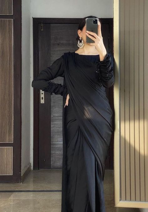 kinza khan -  #khan #kinza Black Sari Pakistani, Black Sarees, Lycra Saree, Gown Dress Party Wear, Sari Style, Purple Trainers, Saree Black, Simple Saree Designs, Fancy Sarees Party Wear