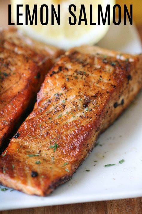 Outback Salmon Recipe, Salmon Ideas, Salmon Baked, Lemon Garlic Salmon, Optavia Recipes, Lemon Salmon, Garlic Salmon, Six Sisters Stuff, Six Sisters