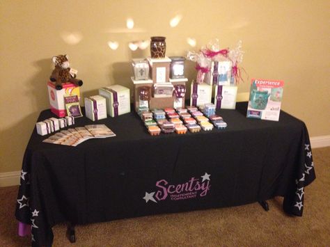 Setup ideas for Scentsy parties Scentsy Craft Show Displays, Scentsy Home Party Ideas, Scentsy Display Ideas, Scentsy Vendor Display Ideas, Scentsy Table Display, Scentsy Party Display, Scentsy Organization, Scentsy Office, Scentsy Consultant Marketing