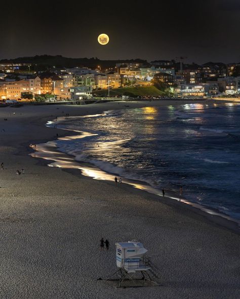 Steven 丨Sydney, Australia’s Instagram post: “Reflections// . . . About the amazing full moon this month. Where’s your favourite place to watch this 👫 . . . #fullmoon…” Bondi Australia, Bondi Beach Australia, Bondi Beach Sydney, Sydney Travel, Australia Beach, Beach At Night, Beach Night, Full Hd Wallpaper, Bondi Beach