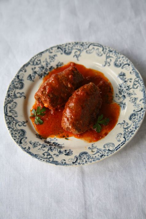 Just wanted to share this delicious recipe from Lidia Bastianich with you - Buon Gusto! Braised Beef Rolls Sunday Ragu, Lidias Italy Recipes, Beef Braised, Lidia's Recipes, Beef Braciole, Braciole Recipe, Beef Rolls, Everyday Italian, Lidia Bastianich