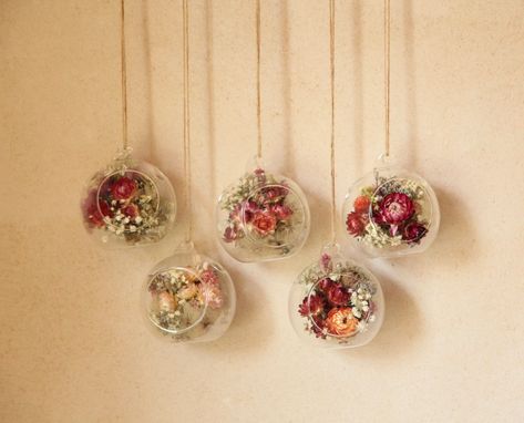 "This listing is for one (1) dried wildflower hanging ornament. Air Dried and sustainably grown,.these baubles are one of a kind, so what you see is what you will receive.  To choose your bauble click on the drop down box, the variation chosen will match the photo on the screen, and the corresponding letter. These ornaments are similar to the dried flower terrariums that I carry in my shop. For the listing for that product, click here https://www.etsy.com/listing/1205169859/mini-dried-flower-dri Dried Floral Decor Wedding, Hanging Dried Flowers Decor, Spring Room Aesthetic, Dried Flower Wedding Decor, Dried Flower Ornaments, Dried Flower Garland, Terrarium Ornaments, Flower Terrarium, Preserving Flowers