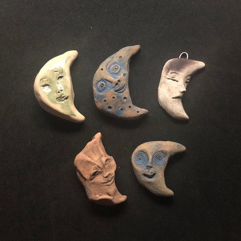 Clay Decorations, Necklace Clay, Cat Charm Necklace, Moon Crafts, Star And Moon Necklace, Clay Magnets, Weird Jewelry, Face Necklace, Clay Face