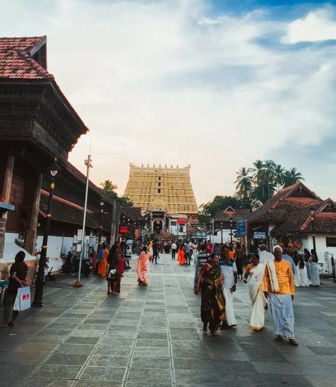 #padnabhanswamytemple #temple #eastfort #trivandrum #thampanoor Shree Padmanabhaswamy Temple, Sree Padmanabhaswamy Temple, Padmanabhaswamy Temple, Retro Crafts, Temple Photography, Beautiful Eyes Pics, Dream Vision Board, Messi And Ronaldo, Travel Aesthetic