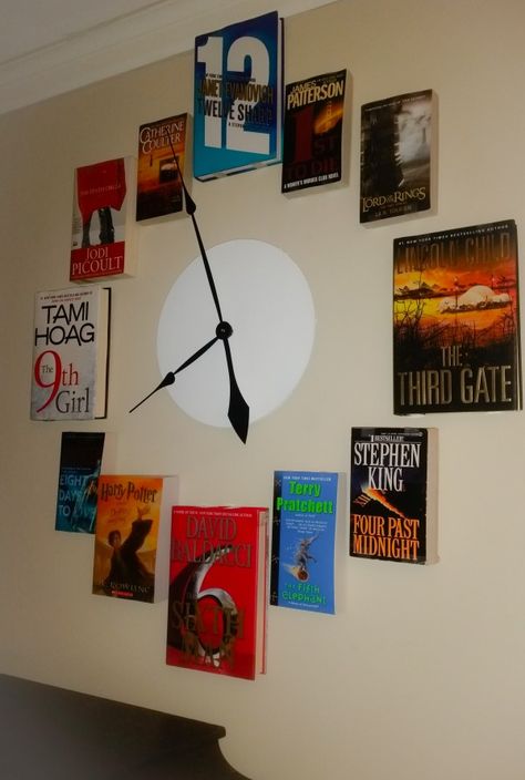 How to make a wall clock with books - great idea for a library or a book lover! Book Clock, Design Library, Music Pictures, Library Displays, Library Decor, Library Design, Beautiful Music, Book Projects, Diy Vintage