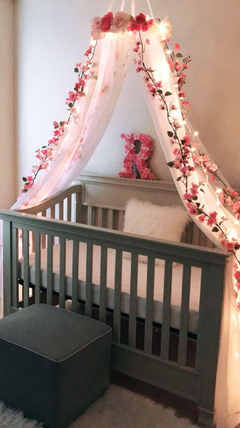 Nursery Curtains, Girl Nursery Room, Dekorasi Kamar Tidur, Nursery Bedding Sets, Beautiful Nursery, Cunas Para Bebes, Baby Bedding Sets, Nursery Furniture Sets, Girls Nursery