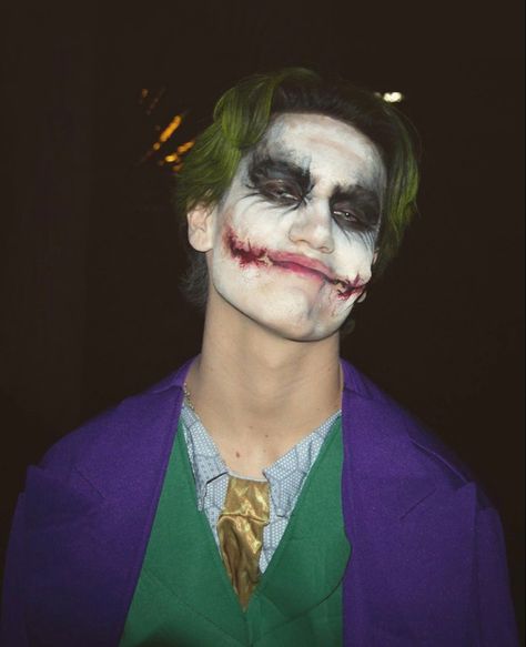 Joker Face Paint, Joker Halloween Makeup, Gay Halloween Costumes, Joker Halloween Costume, Doctor Halloween, Joker Clown, Joker Halloween, Joker Makeup, Der Joker