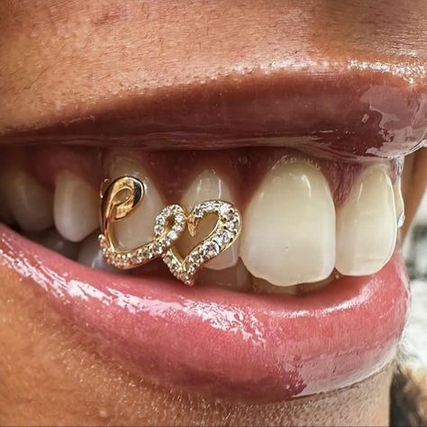 Cute Grills For Women, Gold Teeth Grillz, Girl Grillz, Dental Jewelry, Grillz Teeth, Diamond Teeth, Dope Jewelry Accessories, Tooth Gems, Gold Grillz