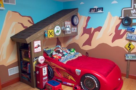 Perfect for a little boys room! Disney Cars Room, Disney Cars Bedroom, Car Themed Bedrooms, Boys Room Design, Boy Rooms, Cars Disney, Cars Room, Disney Rooms, Radiator Springs