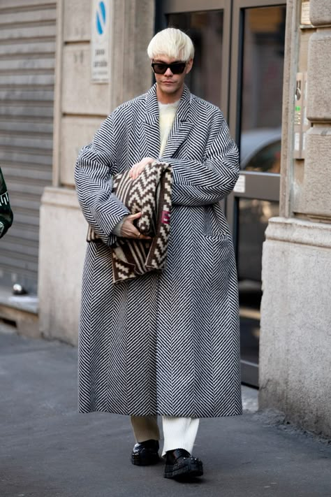 Spiritual Fashion, 2020 Street Style, London Fashion Week Mens, Men's Outfits, Styling Inspiration, Japanese Streetwear, Street Style Trends, Creation Couture, Car Coat