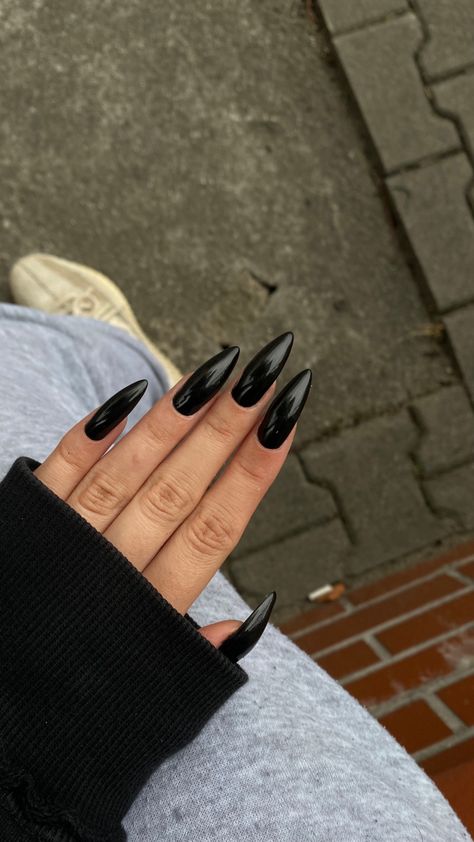 Matt Black Almond Nails, Black Nails Acrylic Pointy, Black Nails Stilleto, Black Stilettos Nails, Long Black Nails Aesthetic, Long Almond Nails Black, Pointy Black Nails, Gothic Almond Nails, Stiletto Black Nails