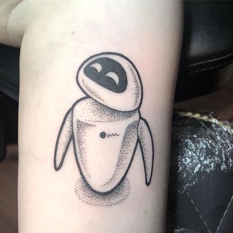 Nichola Pierpoint on Instagram: “Cute little EVE from Wall-E #evetattoo #wall-etattoo #wall-e #disneytattoo #pixartattoo #tattoo #tattoos #tattooartist #tattooer…” Wall E And Eve Tattoo, Wall E Tattoo, Eve Tattoo, Walle Tattoo, Tattoos For Mom, Eve Wall E, Funny Tattoos, Wall E, Disney Tattoos