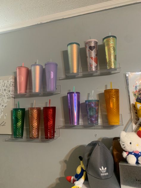 Starbucks Cups Organization Ideas, Tumbler Cup Storage Ideas, Starbucks Cup Organization, Starbucks Cups Display, Tumbler Organization, Cups Organization, Cup Organization, Cup Display, Room Organization Bedroom