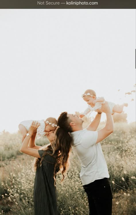 Family Twin Photoshoot, Mommy Daughter And Son Pictures, Family Photo Poses With Twins, Twin 6 Month Photoshoot, Family Photos With Baby And Siblings, Family Of 6 Newborn Photoshoot, Young Family Of 4 Photo Ideas, Mommy And Twins Photo Shoot, Baby And Toddler Photoshoot