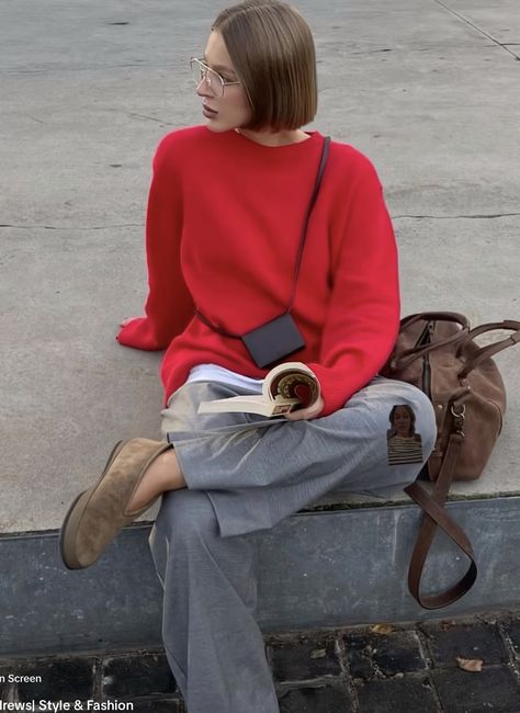 Red Color Outfits, Red Sweater Outfit, Minimalism Clothes, Street Style Outfits Casual, Pullovers Outfit, Loafers Outfit, Comfy Casual Outfits, Red Details, Cardigan Outfits