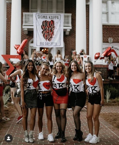 New York Bid Day Theme Sorority, Sigma Kappa Bid Day Themes, New York Sorority Theme, Nyc Bid Day Theme, New York Bid Day Theme, Sorority Themes, Philanthropy Events, Recruitment Themes, Nyc Outfits